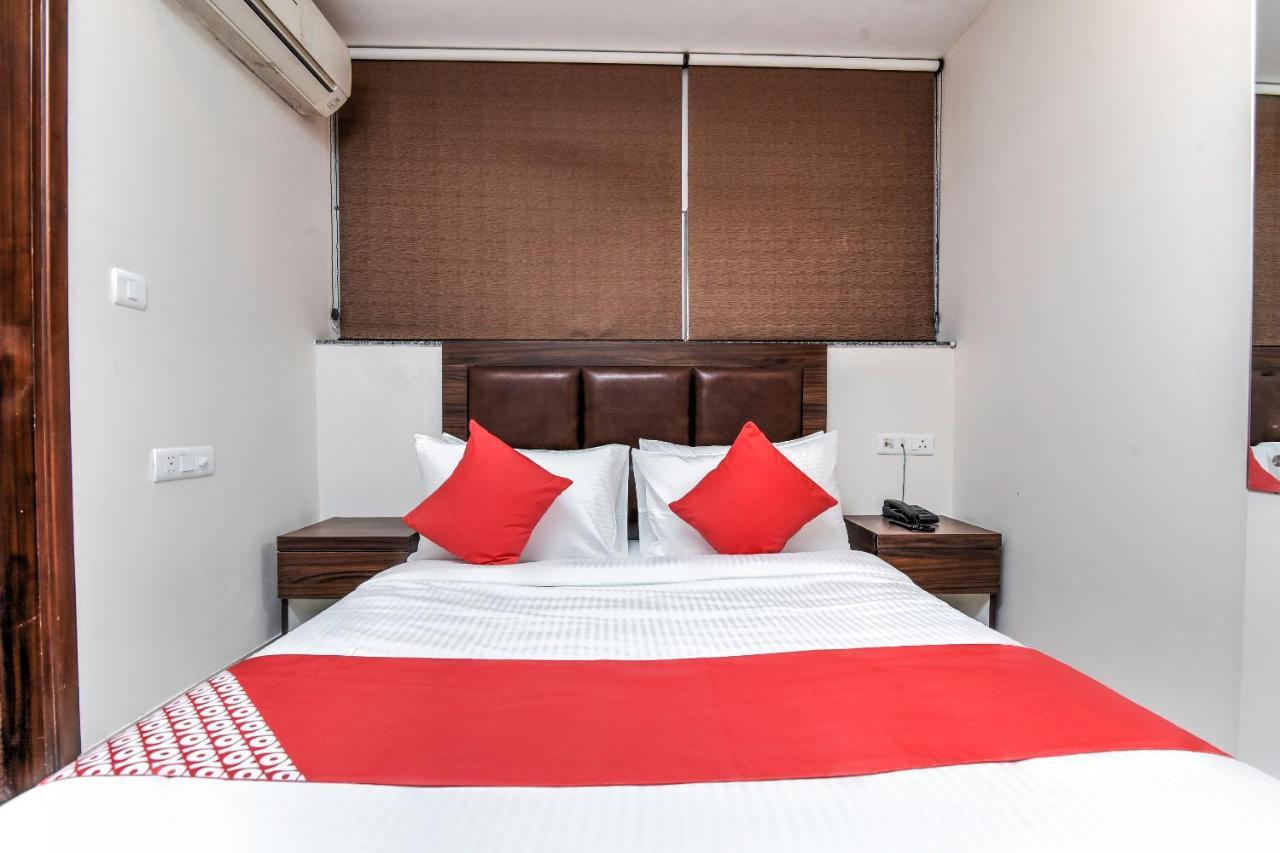Flagship The Mayur Hotel New Delhi Exterior photo