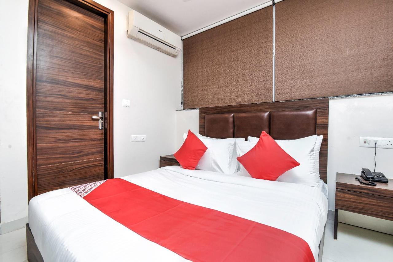 Flagship The Mayur Hotel New Delhi Exterior photo